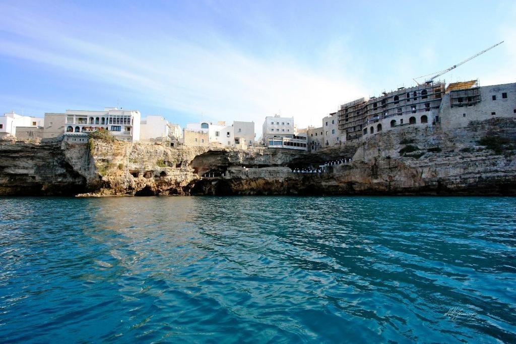 Hotel Grotta Palazzese Polignano a Mare Bagian luar foto
