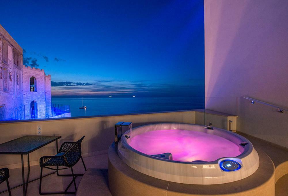 Hotel Grotta Palazzese Polignano a Mare Bagian luar foto